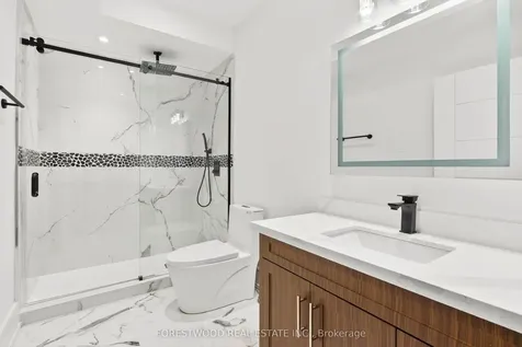193 Mateo Place Mississauga ON L5A 2K4