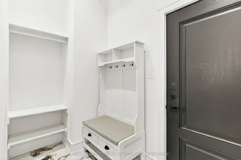 193 Mateo Place Mississauga ON L5A 2K4