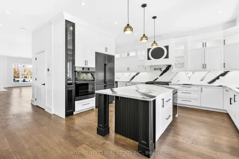193 Mateo Place Mississauga ON L5A 2K4