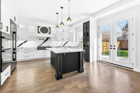 193 Mateo Place Mississauga ON L5A 2K4