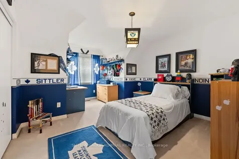 5948 Chercover Court Burlington ON L7L 6T2