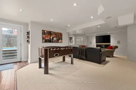 5948 Chercover Court Burlington ON L7L 6T2