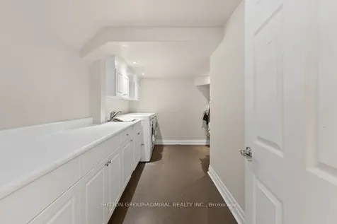5948 Chercover Court Burlington ON L7L 6T2