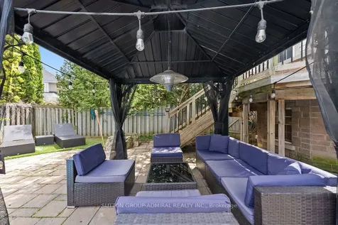 5948 Chercover Court Burlington ON L7L 6T2