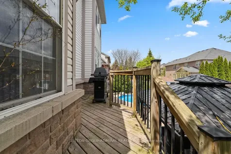 5948 Chercover Court Burlington ON L7L 6T2