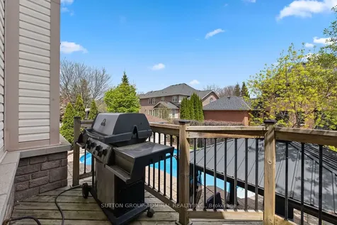 5948 Chercover Court Burlington ON L7L 6T2