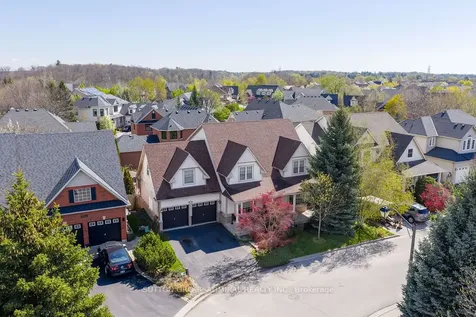 5948 Chercover Court Burlington ON L7L 6T2