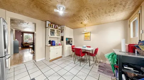 137 Campbell Avenue Toronto ON M6P 3V1