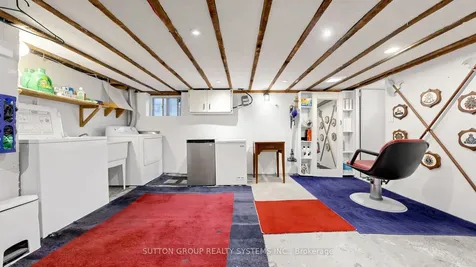 137 Campbell Avenue Toronto ON M6P 3V1