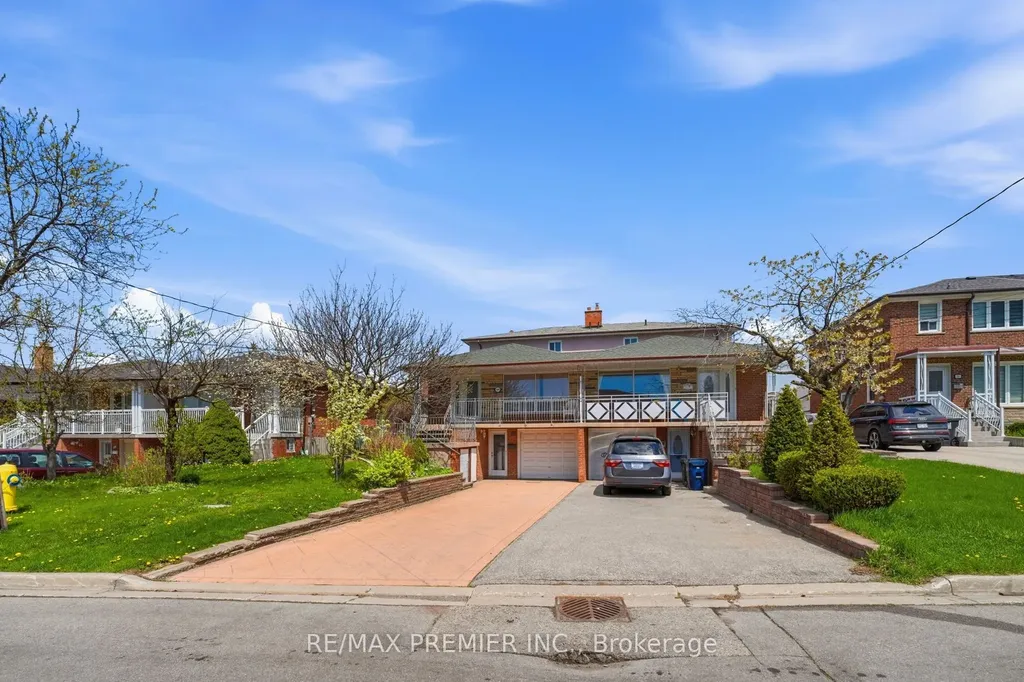 40 Donofree Road Toronto ON M6L 2P5