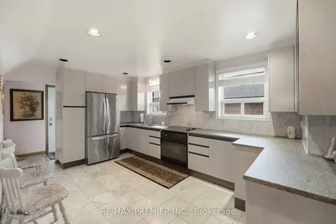 40 Donofree Road Toronto ON M6L 2P5