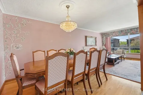40 Donofree Road Toronto ON M6L 2P5