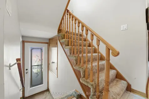 40 Donofree Road Toronto ON M6L 2P5
