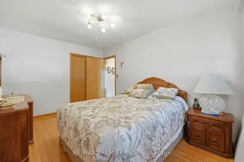 40 Donofree Road Toronto ON M6L 2P5