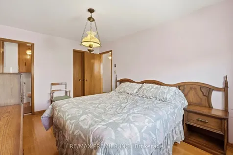 40 Donofree Road Toronto ON M6L 2P5