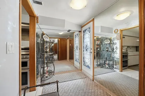 40 Donofree Road Toronto ON M6L 2P5