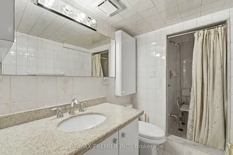 40 Donofree Road Toronto ON M6L 2P5