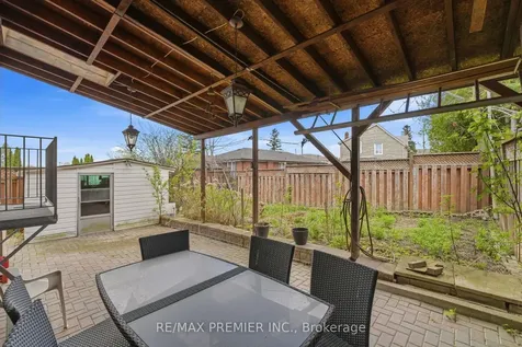 40 Donofree Road Toronto ON M6L 2P5