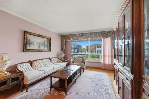 40 Donofree Road Toronto ON M6L 2P5
