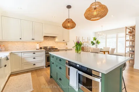 1326 Stanbury Road Oakville ON L6L 2J4