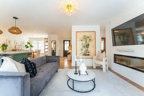 1326 Stanbury Road Oakville ON L6L 2J4