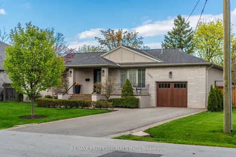 1326 Stanbury Road Oakville ON L6L 2J4