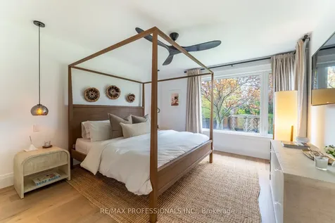 1326 Stanbury Road Oakville ON L6L 2J4