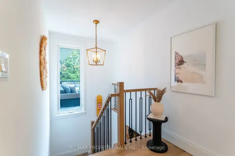 1326 Stanbury Road Oakville ON L6L 2J4