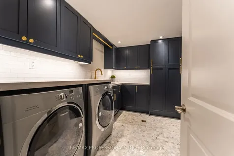 1326 Stanbury Road Oakville ON L6L 2J4