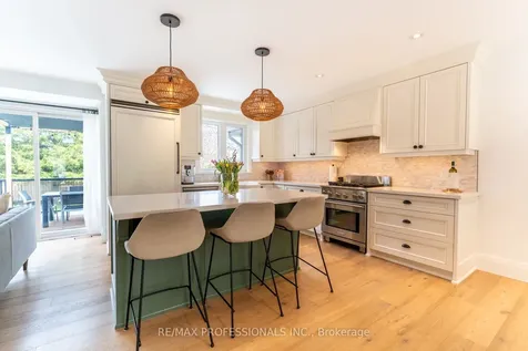 1326 Stanbury Road Oakville ON L6L 2J4