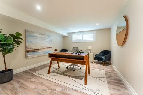 1326 Stanbury Road Oakville ON L6L 2J4