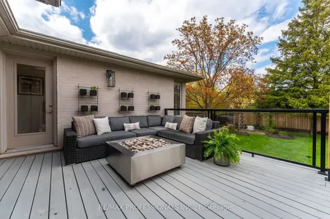 1326 Stanbury Road Oakville ON L6L 2J4