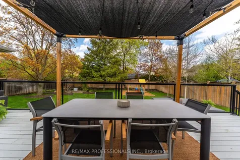 1326 Stanbury Road Oakville ON L6L 2J4