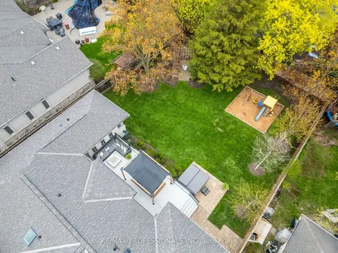 1326 Stanbury Road Oakville ON L6L 2J4