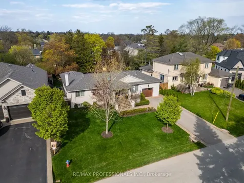 1326 Stanbury Road Oakville ON L6L 2J4
