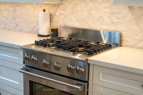 1326 Stanbury Road Oakville ON L6L 2J4