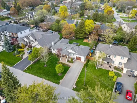1326 Stanbury Road Oakville ON L6L 2J4