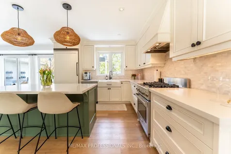 1326 Stanbury Road Oakville ON L6L 2J4
