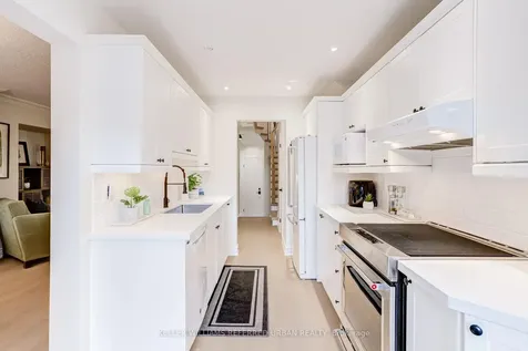 1370 Hazel Mccleary Drive Oakville ON L6J 7B1