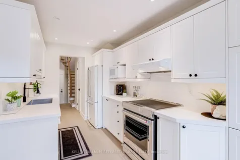 1370 Hazel Mccleary Drive Oakville ON L6J 7B1
