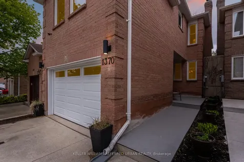 1370 Hazel Mccleary Drive Oakville ON L6J 7B1