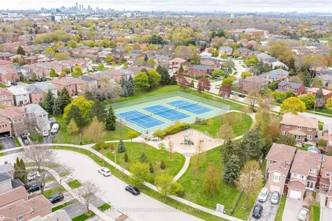 1370 Hazel Mccleary Drive Oakville ON L6J 7B1