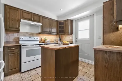 93 Medland Crescent Toronto ON M6P 2N3