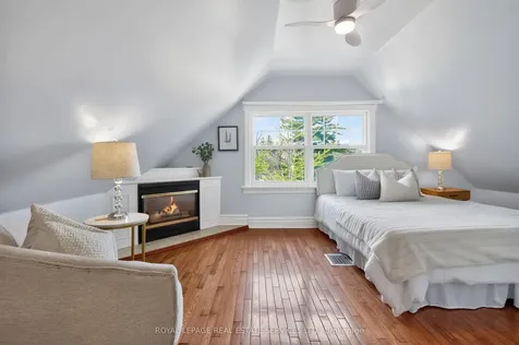 93 Medland Crescent Toronto ON M6P 2N3
