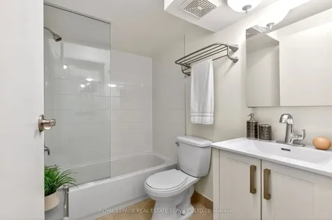 93 Medland Crescent Toronto ON M6P 2N3