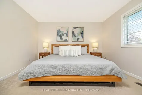 752 Mackenzie Drive Milton ON L9T 3M1