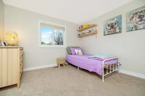 752 Mackenzie Drive Milton ON L9T 3M1