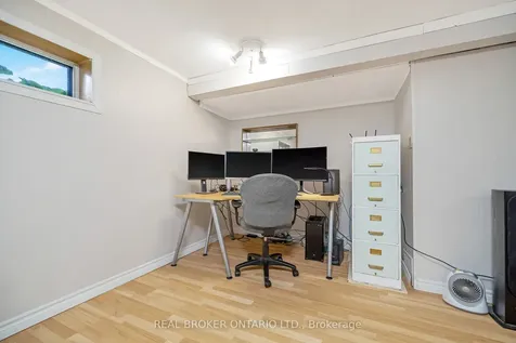 752 Mackenzie Drive Milton ON L9T 3M1