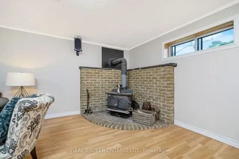 752 Mackenzie Drive Milton ON L9T 3M1