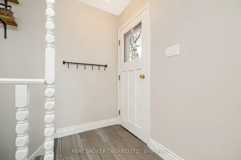 752 Mackenzie Drive Milton ON L9T 3M1